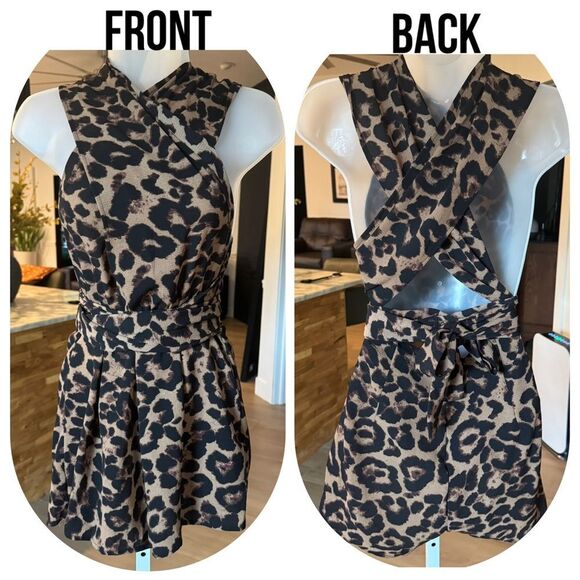 Leopard Print Crisscross Plunging Neck Belted
Romper Jumpsuit. Size 8 / 10 - Picture 6 of 12